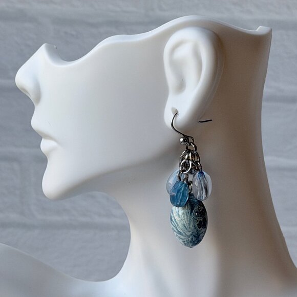 Vintage Chico’s Y2K Dangle Earrings Blue Beads Silver Tone Cluster Ocean Beachy - Picture 1 of 9